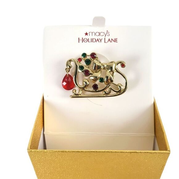 𝅺MACY'S Holiday Lane Gold Sleigh Brooch with Red & Green Gemstones New in Box - Picture 1 of 6